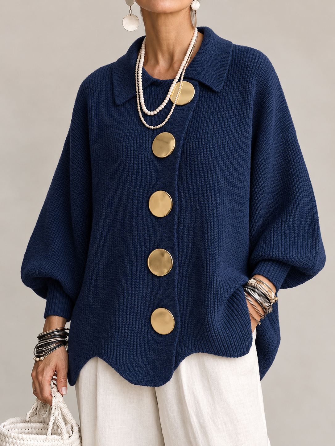 Matilde – Cárdigan Oversize con Cuello y Botones Dorados