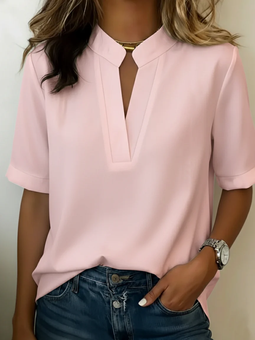 Margaux – Blusa fluida con cuello dorado