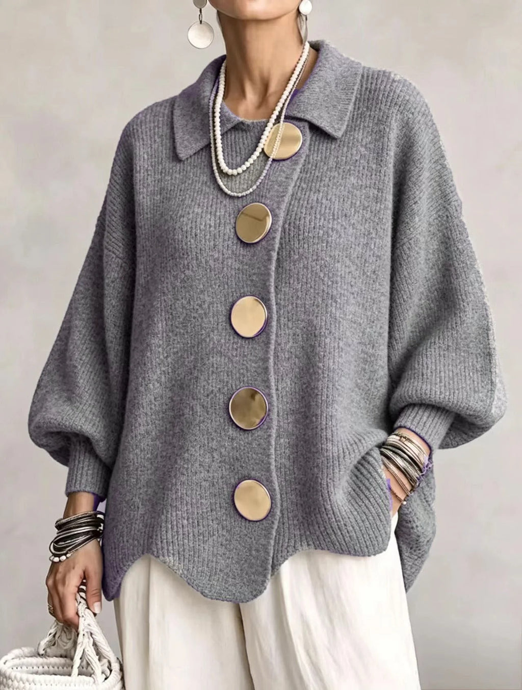 Matilde – Cárdigan Oversize con Cuello y Botones Dorados